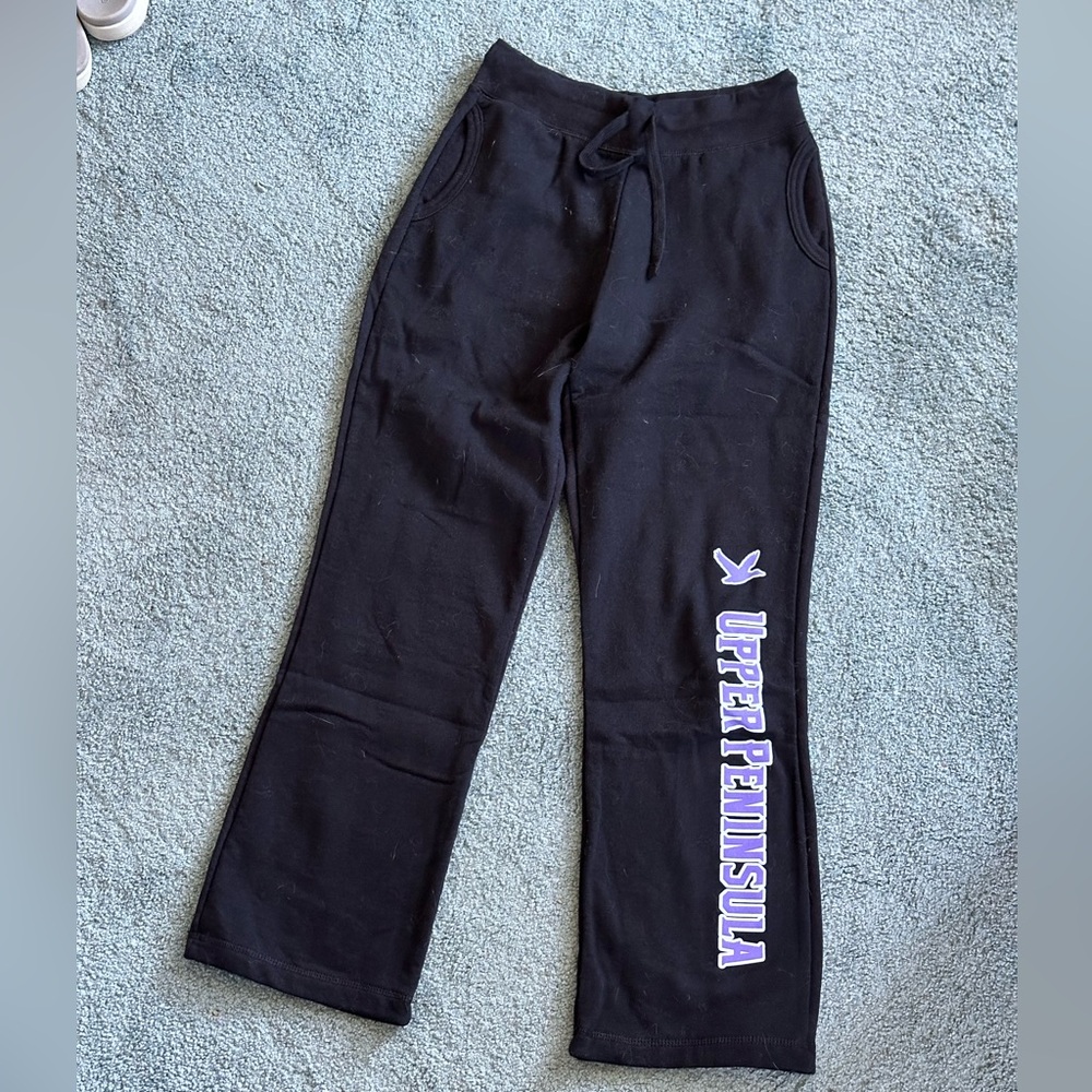 Michigan’s upper peninsula black sweatpants, size adult small